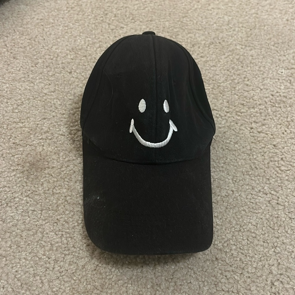 Black smile face hat